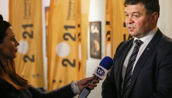 fa42621b-262c-47bb-90f8-5d2c864b1889